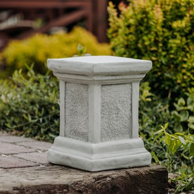 Massive Stein - Sockel Podest 24 x 24 cm für Statuen aus Steinguss frostsicher