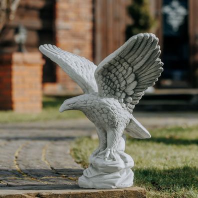 Massive Steinfigur großer Stein Adler Blickrichtung rechts Steinguss frostfest