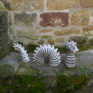 Massive Steinfigur Ungeheuer Loch Ness Nessie Drache Wurm aus Steinguss frostfes