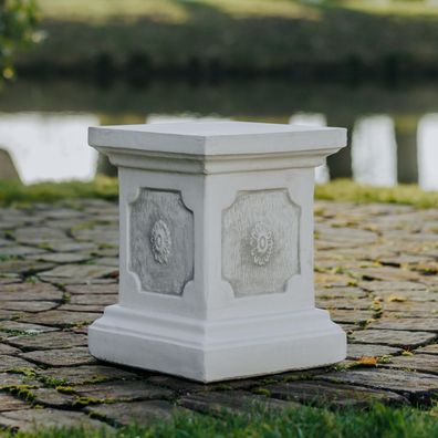Massiver großer Stein Sockel Podest Säule Statue Motiv Blume Steinguss frostfest