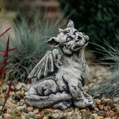 Massiver lustiger antiker Drachen Steinfigur Gartendeko aus Steinguss frostfest