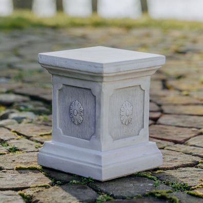 Massiver Sockel Podest Säule Statue Motiv Blumen Gartendeko Steinguss frostfest