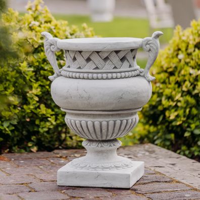 Massives Pflanzgefäß groß mit Ornamente Blumentopf Pokal aus Steinguss frostfest