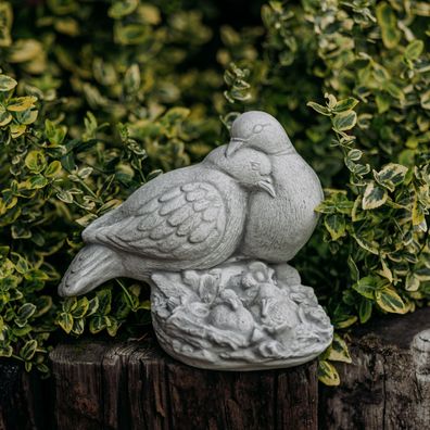 Süsses Taubenpaar Taube Stein Vögel Vogel Gartendeko aus Steinguss frostfest