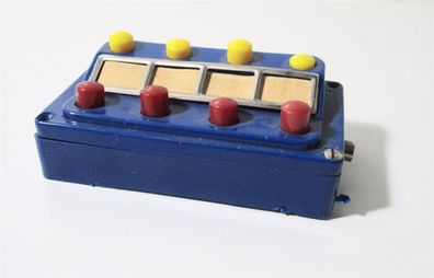 Märklin H0 7210 Stellpult mit 1 Eingang und 4 Ausgängen (rot-gelb) (Z28-10h)