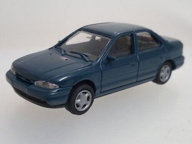 Ford Mondeo Stufenheck blau 1:87 Rietze Modellauto
