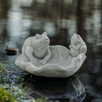 Gartendeko Vogeltränke mit Fröschen, 16 x 30 x 29 cm, 8 kg, Grau, 0,5L, aus Steinguss