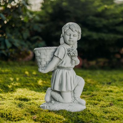 Gartenfigur Mädchen mit Pflanzkorb, 55 cm Höhe, 25 kg, Grau, Steinguss, frostsicher