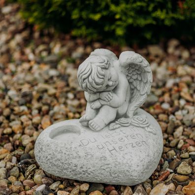 Steinfigur Herz mit Engel für Grab, Grabdekoration aus Weißbeton, 26 x 30 x 26 cm