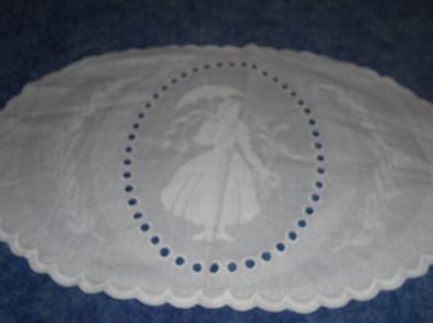 ausgefallenes Deckchen in schöner Weißstickerei 37 x 24cm