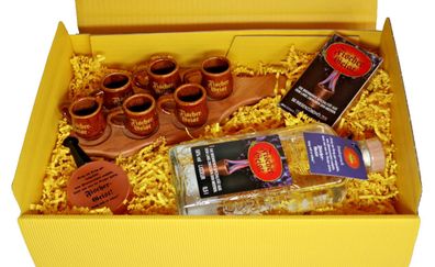 Fischergeist 56% 0,5 l Holztablett 6 Krügen, Pfännchen, Streichhölzer Geschenkkarton