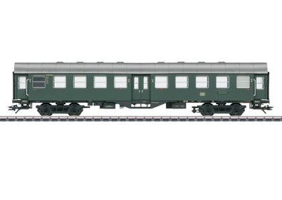 Maerklin 41320 Umbauwagen 2. Kl. DB III 4-achs. fl-grün Spur H0