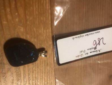 Apatit Anhänger - Naturstein - 2,2 × 1,4 × 1,0 cm - Unikat