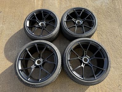 Original Porsche 911 992 GT3 Kompletträder Winterreifen 992044601CA NEU