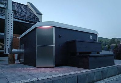 GardenAndPoolsCom Hot Tub Jacuzzi Whirlpool SAN Hybride 1,9 x 2 m Holzofen & E-Ofen
