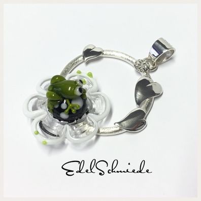 Edelschmiede925 Anhänger 925 Silber Glas Frosch auf Blüte - Unikat