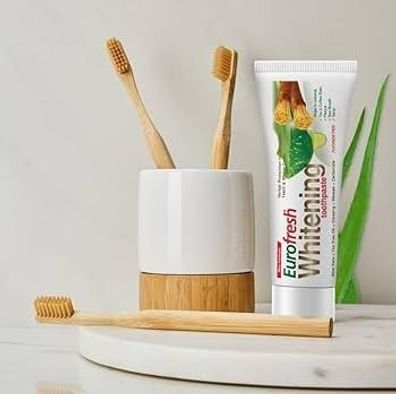 Farmasi Eurofresh Whitening Zahnpasta mit Miswak - 112 g