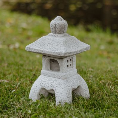 Japanische Steinlaterne Oki-Gata, H. 35 cm, 19 x 19 cm, 10 kg, Frostsicher