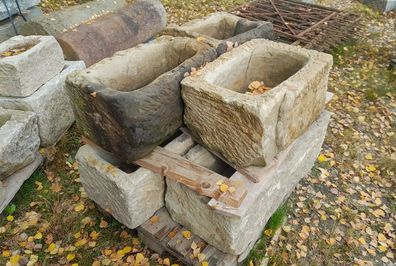 Alte Sandsteintröge, Sandsteintrog, Steintrog, Tröge aus altem Sandstein