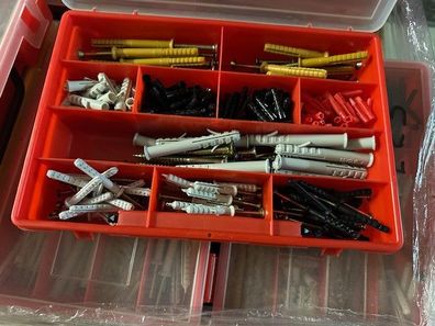 Schrauben und Dübel Sortimente im Koffer, Palette 32