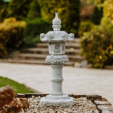 Große massive Steinlampe Tachi-Gata japanische Steinlaterne Steinguss frostfest