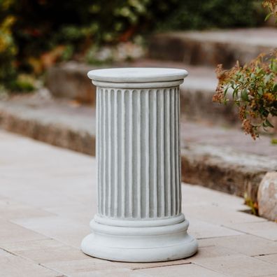 Massive Steinfigur Elegante Säule rund mit Streifen Sockel Podest aus Steinguss