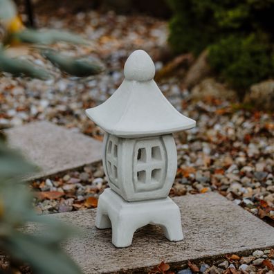 Massive Oki Gata Yukimi Rankei japanische Steinlaterne aus Steinguss frostfest