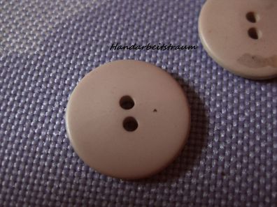 1 Kunststoffknopf beige 14x2mm 2 Loch 2mm Nr 4631