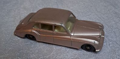 Rollys Royce Phantom V beige Matchbox im Maßstab 1:64
