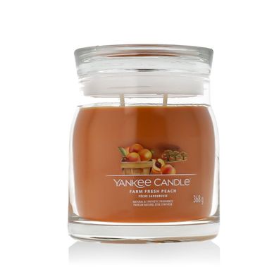Aromatic candle Signature glass medium Farm Fresh Peach 368 g