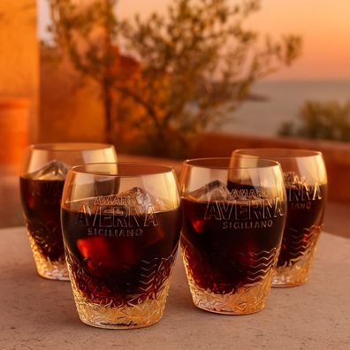Averna Shotglas 4er-Set - Tumble mit Reliefmuster & 2-cl-Eichung