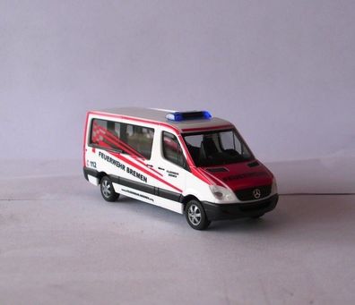 Herpa 090780 - MB Sprinter Bus Mannschaftstransportfahrzeug - FW Bremen. 1:87