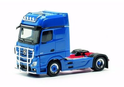 Herpa 311533-005 | MB Actros Gigaspace | Lampenbügel | Rammschutz | enzianblau