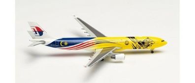 Herpa 535359 - Malaysia Airlines Airbus A330-300 - Harimau Malaya-9M-MTG. 1:500