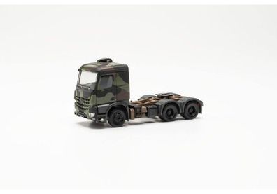 Herpa 747028 | Mercedes-Benz Arocs 6x4 Zugmaschine | BW | flecktarn | 1:87