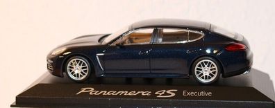 Minichamps - Porsche Panamera 4S Executive - 2014 darkblue-metallic. 1:43