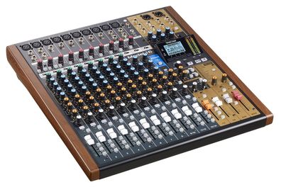 Mischpult Tascam Model 16 mit 16 Kanälen