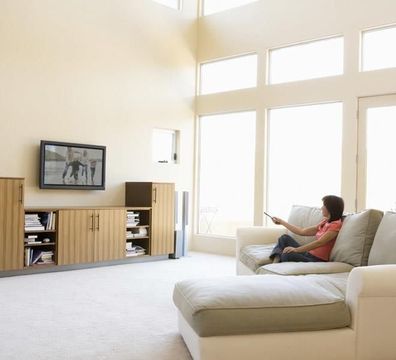 Wandhalterung b-tech moderner schwarzer Bildschirmhalter