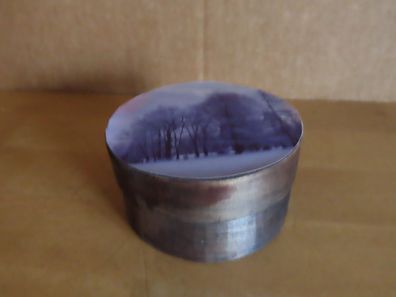 Schachtel klein Holz dunkel mit aufgeklebter Winterlandschaft Imago-Original