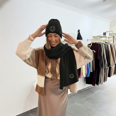 Schal Damen Nora Schwarz Schals mit Smiley Stickerei Frauen Halstuch Damenschal