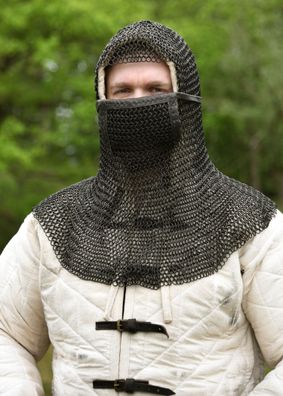 Kettenhaube mit quadratischem Mundschutz, ID8mm, brüniert