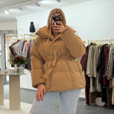 Winterjacke Damen Elora Hellbraun Größe M/L Frauen Füllung Winter Jacke mit Gürtel