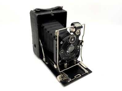 Plattenkamera mit Hofmeister Syrconar-Doppelanastigmat 1:4.5 f=10,5cm 6x9 Compur
