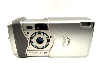 Nikon Nuvis S Point&Shoot mit Nikon Zoom Lens 22 5-66mm Macro Analogkamera APS