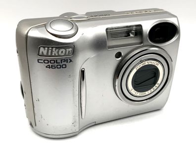 Nikon Coolpix 4600 Digitalkamera mit Zoom Nikkor 5.7-17.1mm 1:2.9-4.9