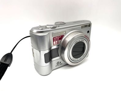 Panasonic Lumix DMC-LZ3 mit DC Vario 1:2.8-4.5/6.1-36.6 6x Optical Zoom