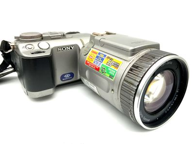 Sony CyberShot DSC-F707 Bridgekamera mit Carl Zeiss Vario-Sonnar Digitalkamera