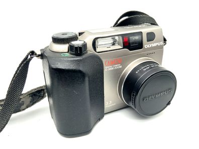 Olympus Camedia C-3000 Digitale Kompaktkamera mit 6.5-19.5mm 1:2.8 3.3MP