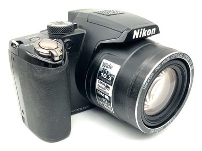 Nikon Coolpix P100 Bridgekamera mit Nikkor 4.6-120mm 1:2.8-5 Digitalkamera