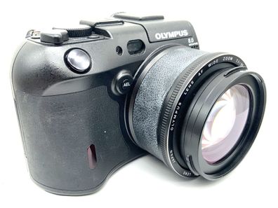 Olympus Camedia C-8080 WZ Bridgekamera mit 7.1-35.6mm Digitalkamera